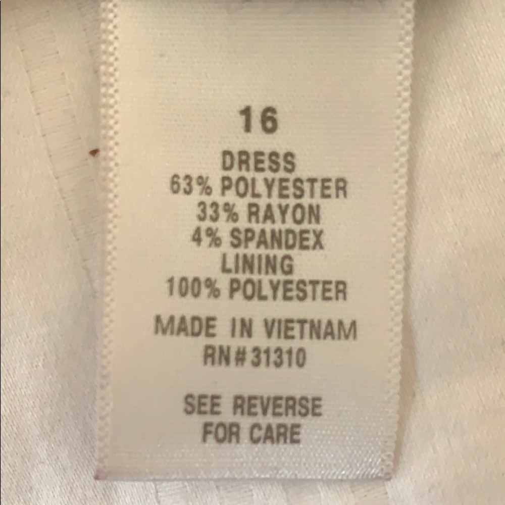 Dress - Picture 3 of 3